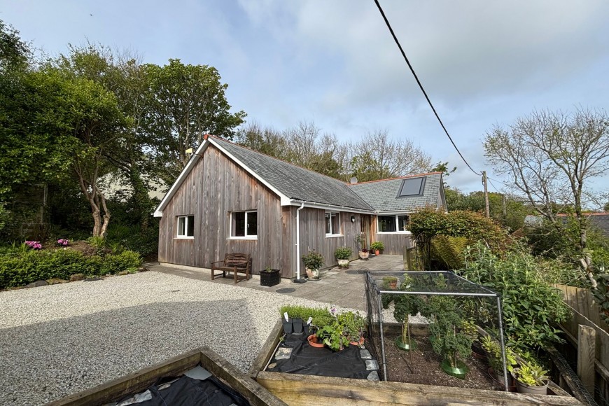Cadgwith, Ruan Minor, TR12