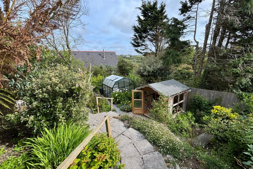Cadgwith, Ruan Minor, TR12