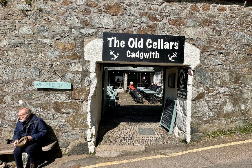 Cadgwith, Ruan Minor, TR12