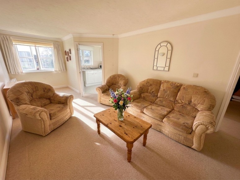 Cliff Road, Bay Court Cliff Road, TR11