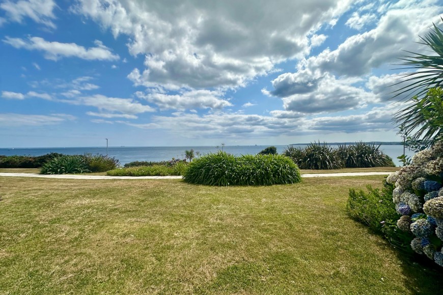 Cliff Road, Bay Court Cliff Road, TR11