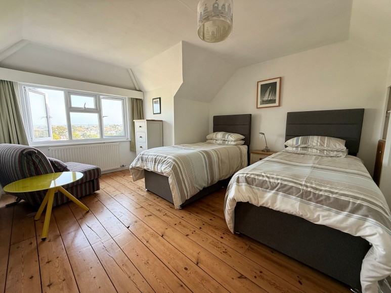 Tredova Crescent, Falmouth, TR11