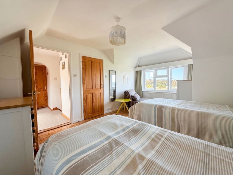 Tredova Crescent, Falmouth, TR11