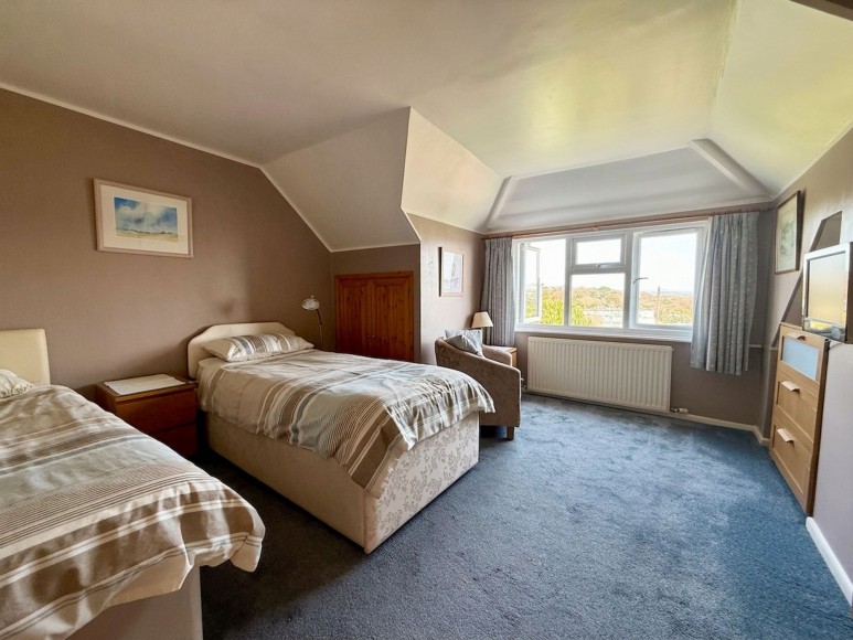 Tredova Crescent, Falmouth, TR11