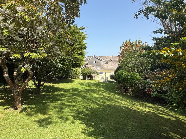 Tredova Crescent, Falmouth, TR11