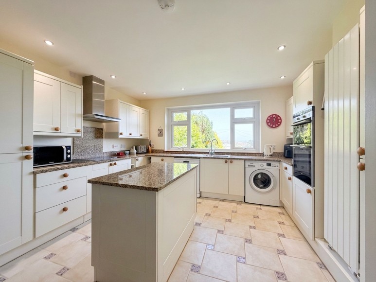 Tredova Crescent, Falmouth, TR11