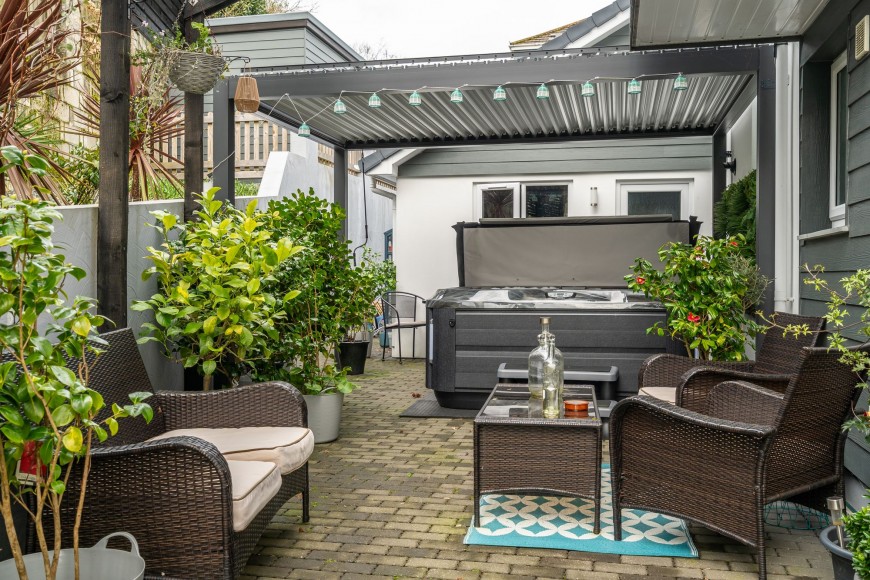 Polsethow, Penryn, TR10
