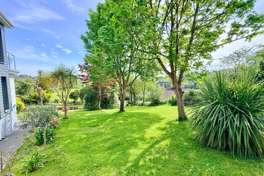 Polsethow, Penryn, TR10