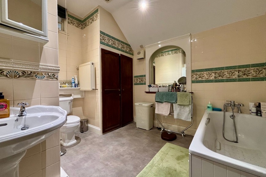 Cadgwith, Ruan Minor, TR12