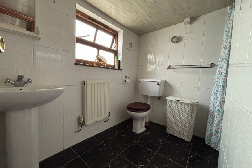 Cadgwith, Ruan Minor, TR12