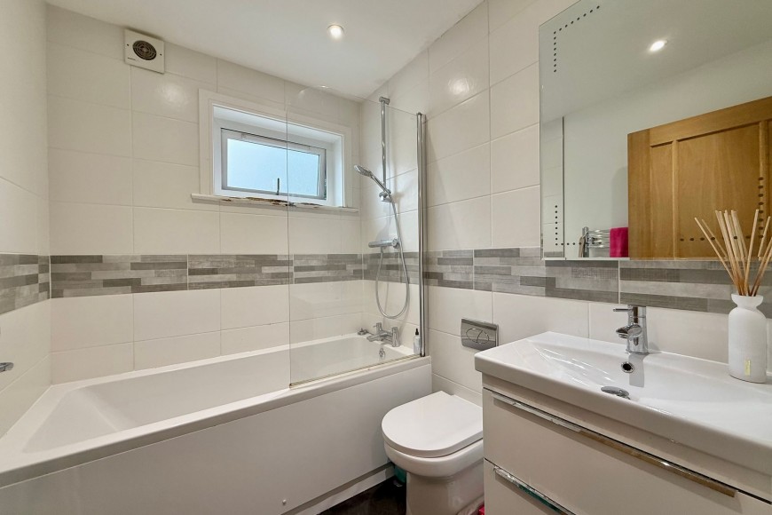 Penmere Drive, Falmouth, TR11