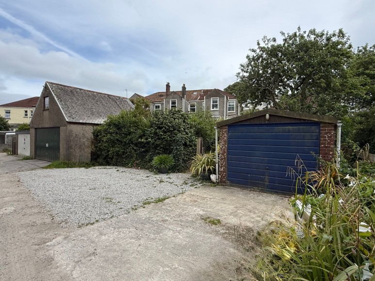 Avenue Road, Falmouth, TR11