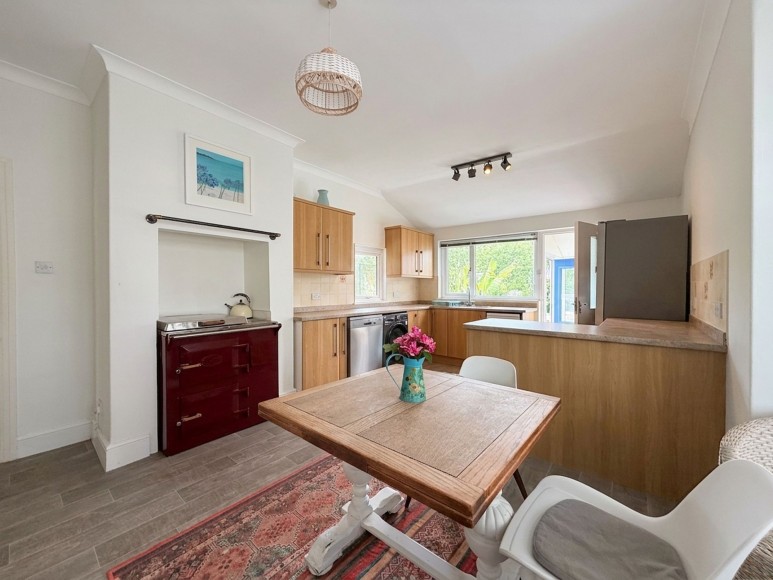 Avenue Road, Falmouth, TR11