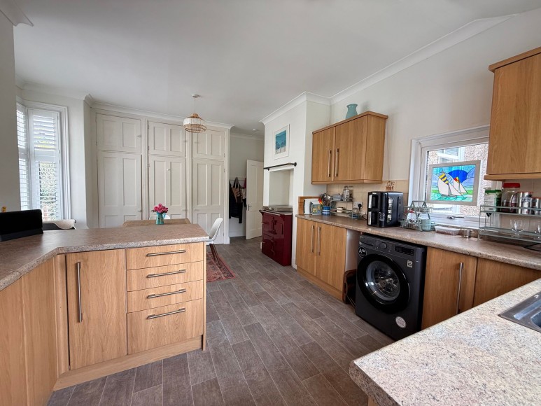 Avenue Road, Falmouth, TR11