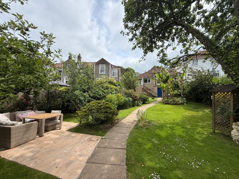 Avenue Road, Falmouth, TR11