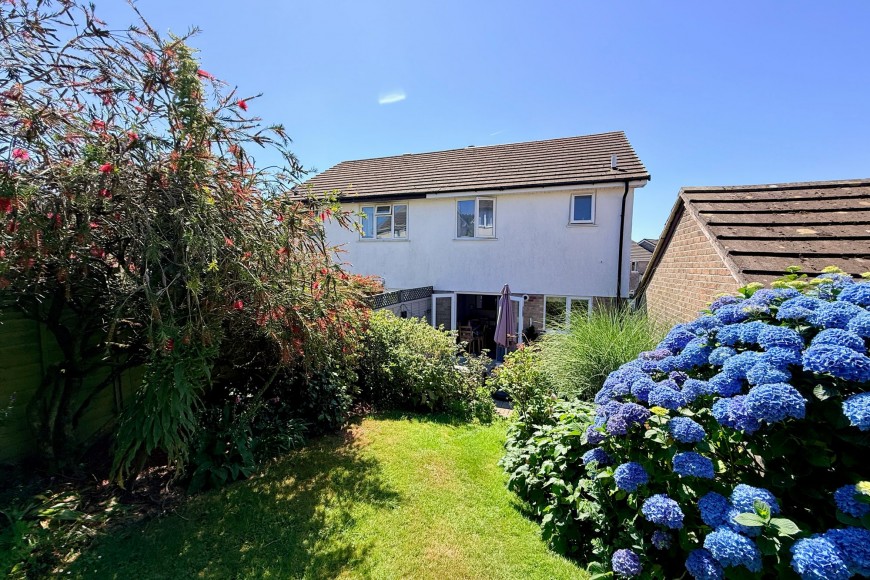 Polmennor Road, Falmouth, TR11