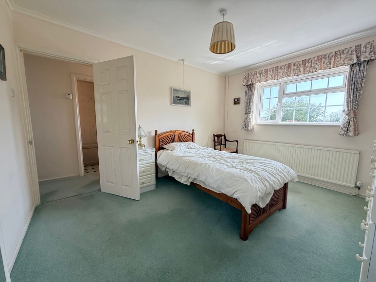 Tredova Crescent, Falmouth, TR11