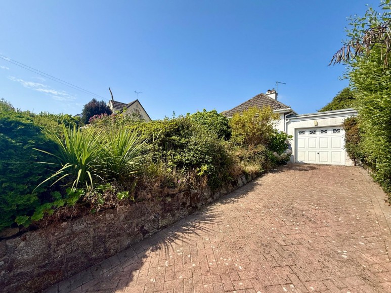 Tredova Crescent, Falmouth, TR11
