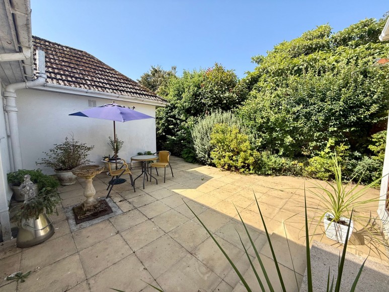 Tredova Crescent, Falmouth, TR11