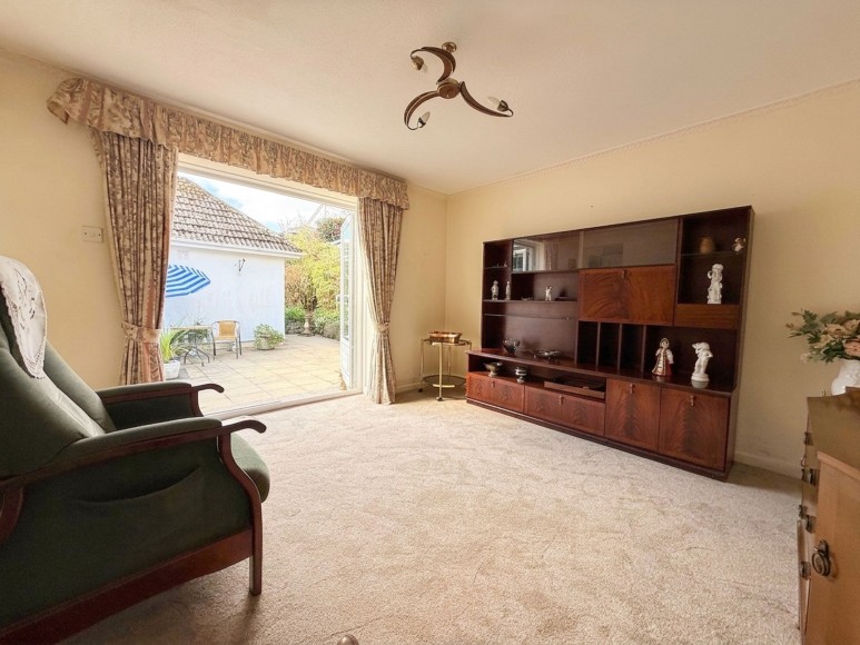 2 Tredova Crescent, Falmouth, TR11