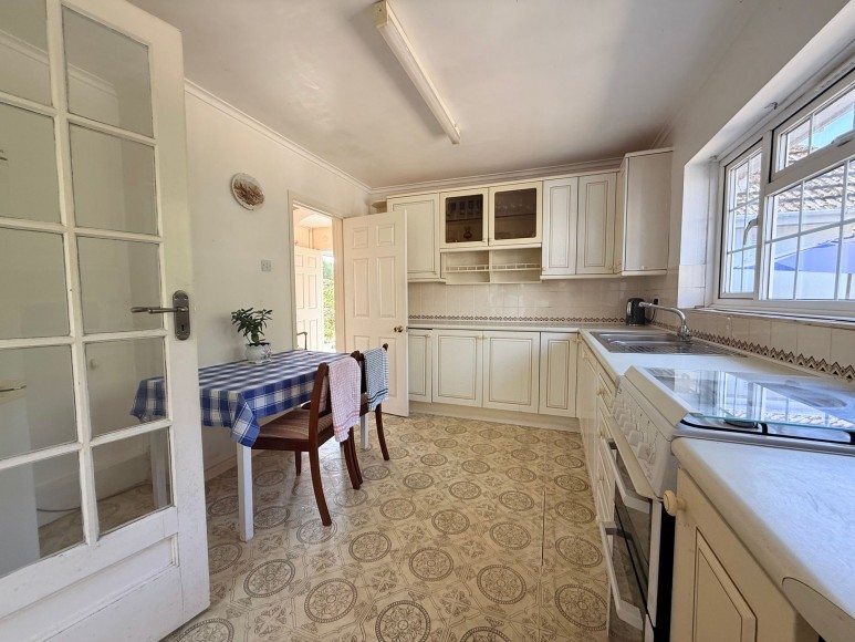 Tredova Crescent, Falmouth, TR11