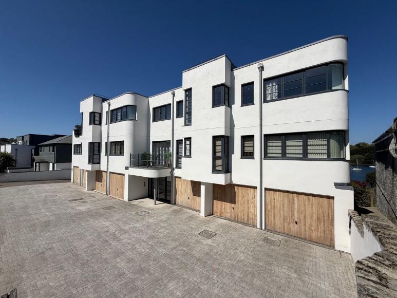 North Parade, Falmouth, TR11