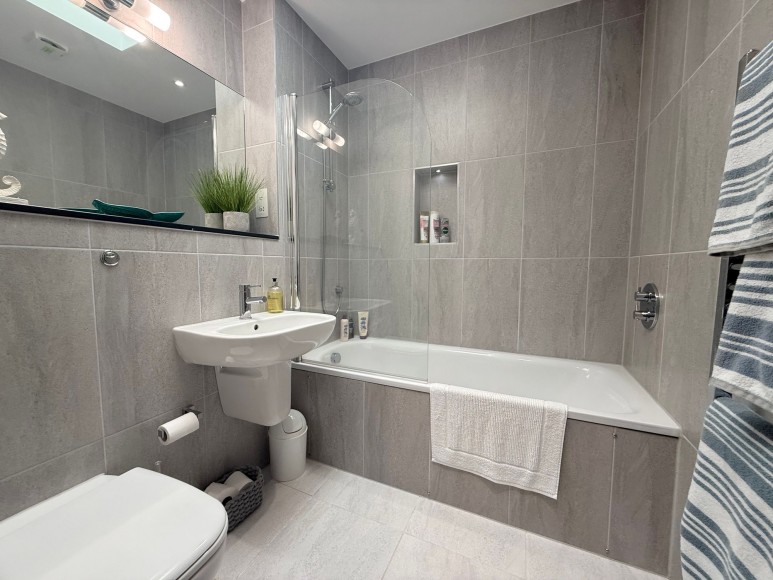 North Parade, Falmouth, TR11