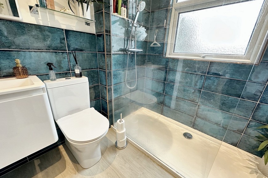 Kings Avenue, Falmouth, TR11