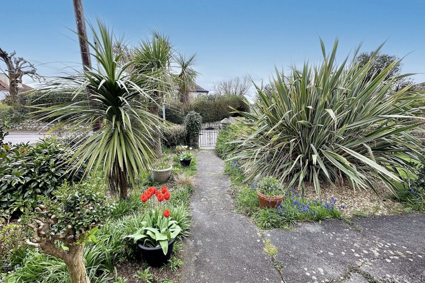 Kings Avenue, Falmouth, TR11