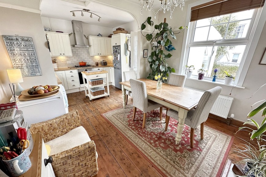 Kings Avenue, Falmouth, TR11