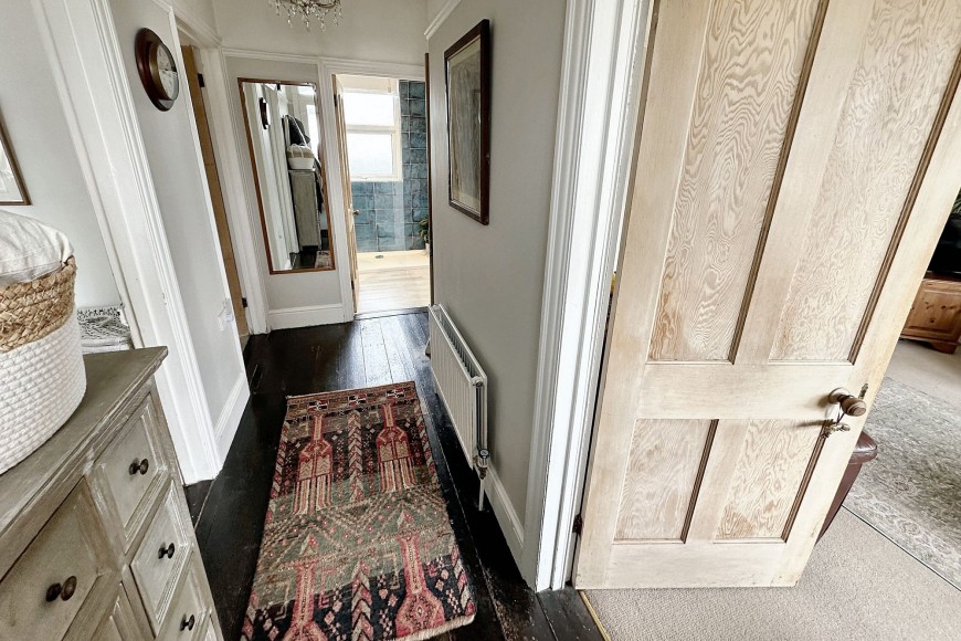Kings Avenue, Falmouth, TR11