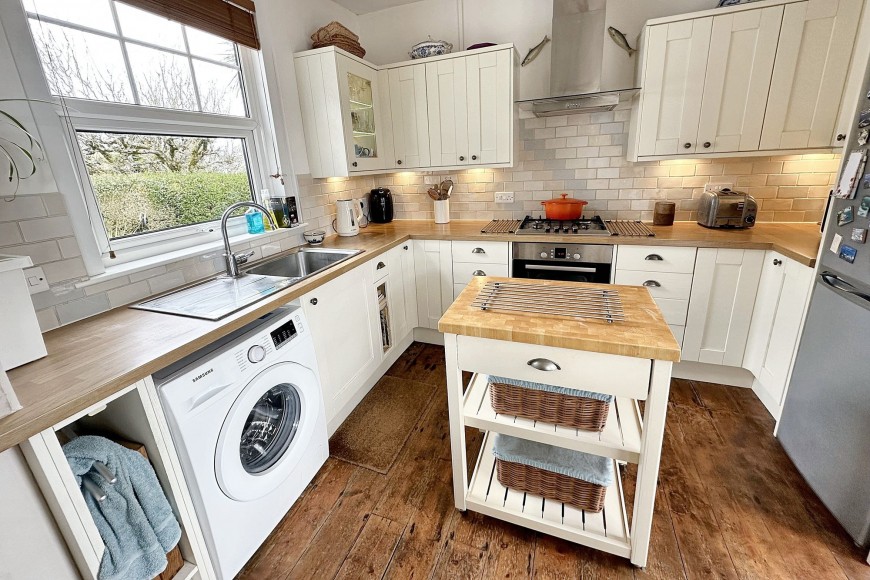 Kings Avenue, Falmouth, TR11