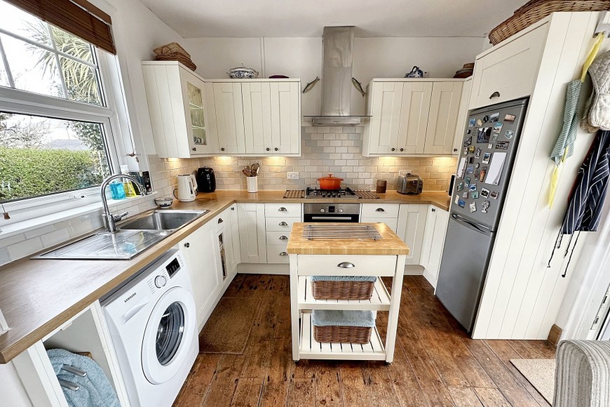 Kings Avenue, Falmouth, TR11