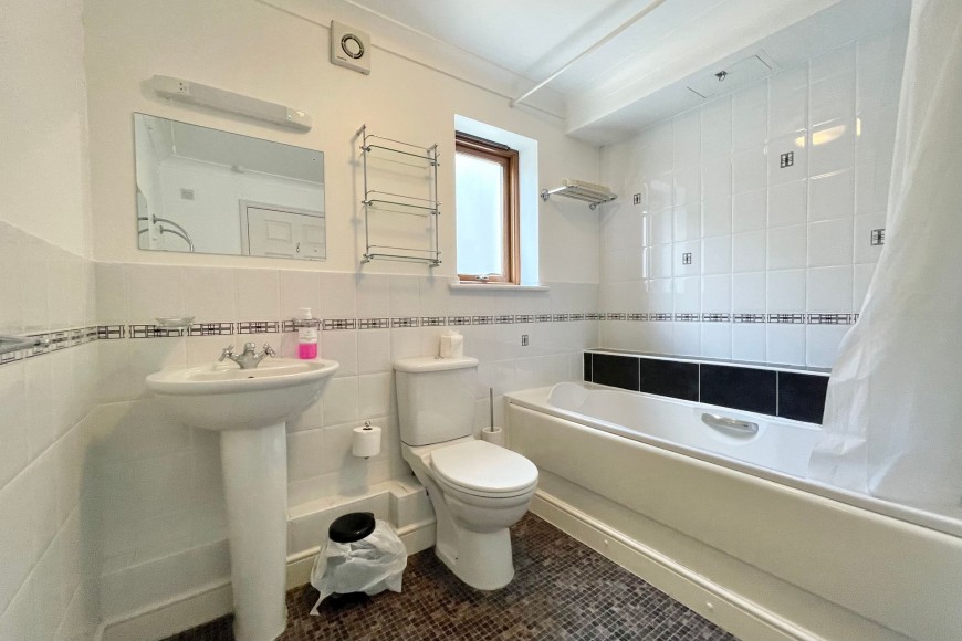 Campbeltown Way, Falmouth, TR11