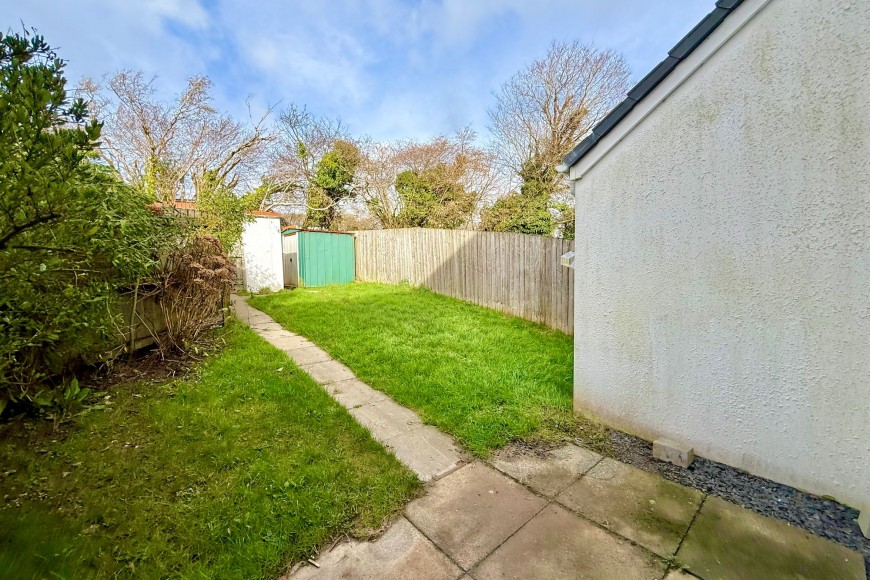 Round Ring Gardens, Penryn, TR10