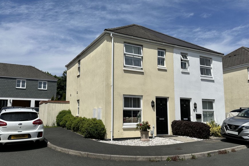 Round Ring Gardens, Penryn, TR10