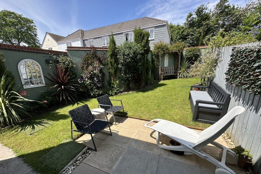 Round Ring Gardens, Penryn, TR10