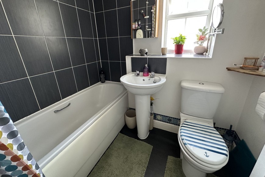 Round Ring Gardens, Penryn, TR10