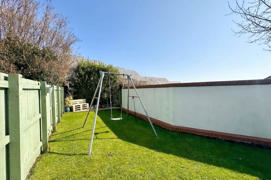 Round Ring Gardens, Penryn, TR10