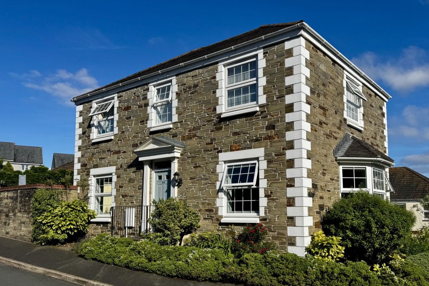 Round Ring Gardens, Penryn, TR10