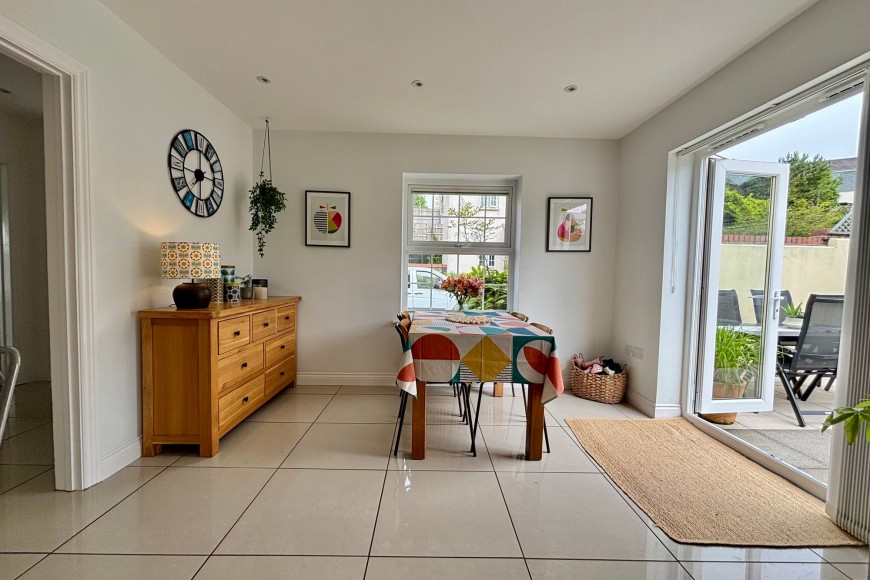 Round Ring Gardens, Penryn, TR10
