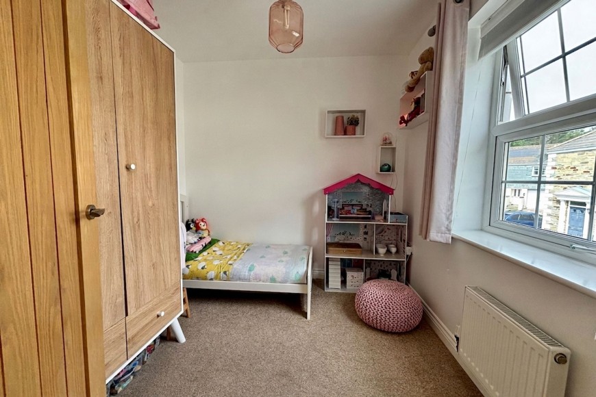 Round Ring Gardens, Penryn, TR10