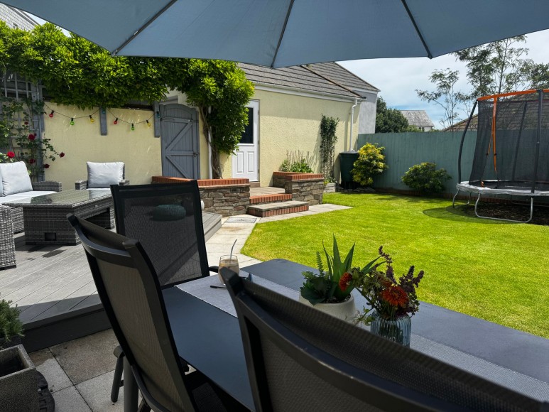 Round Ring Gardens, Penryn, TR10