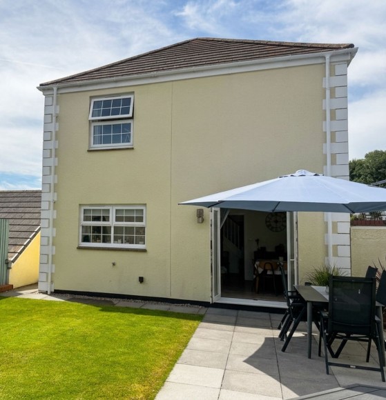 Round Ring Gardens, Penryn, TR10