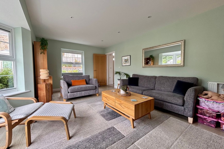 Round Ring Gardens, Penryn, TR10
