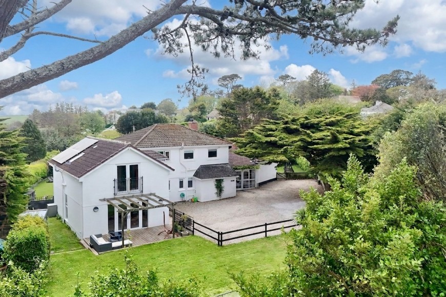 Maenporth Road, Maenporth, TR11
