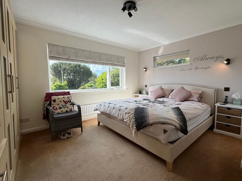 Maenporth Road, Maenporth, TR11