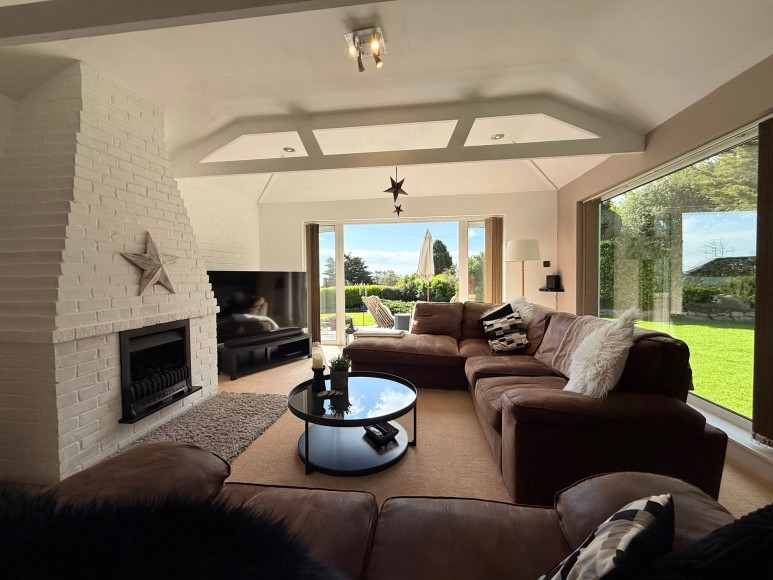 Maenporth Road, Maenporth, TR11