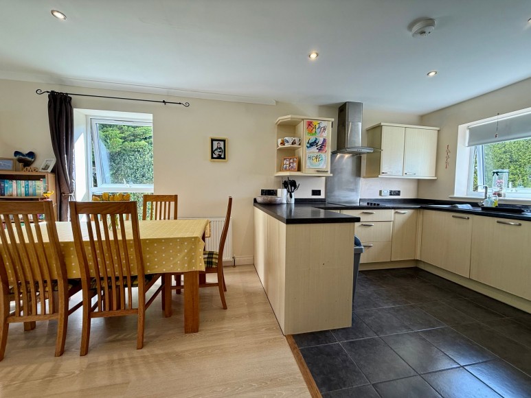 Maenporth Road, Maenporth, TR11