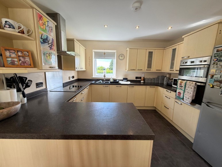 Maenporth Road, Maenporth, TR11